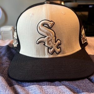 Pro Standard Chicago White Sox adjustable snapback.
